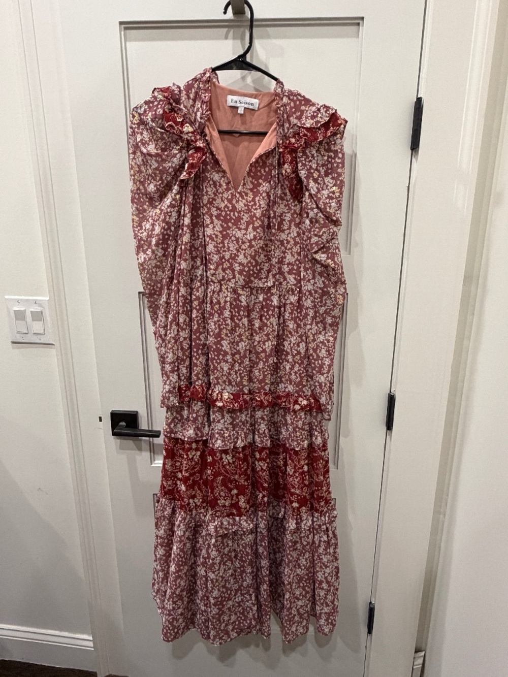 En Saison Metallic FloralTiered Midi Dress